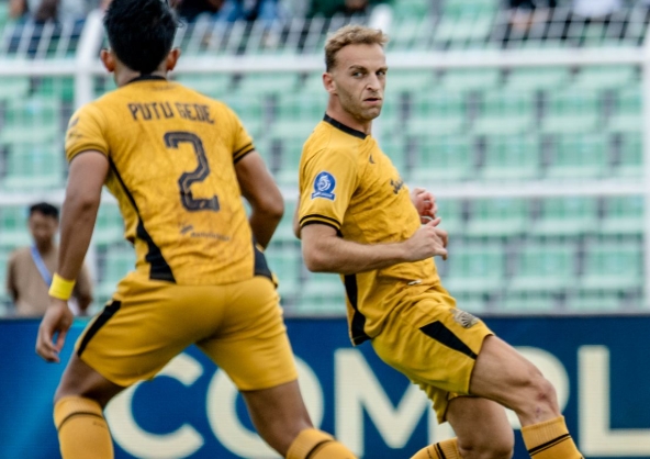 Read more about the article Hasil BRI Super League: Gokil! PSBS Habisi Bhayangkara FC 4-1